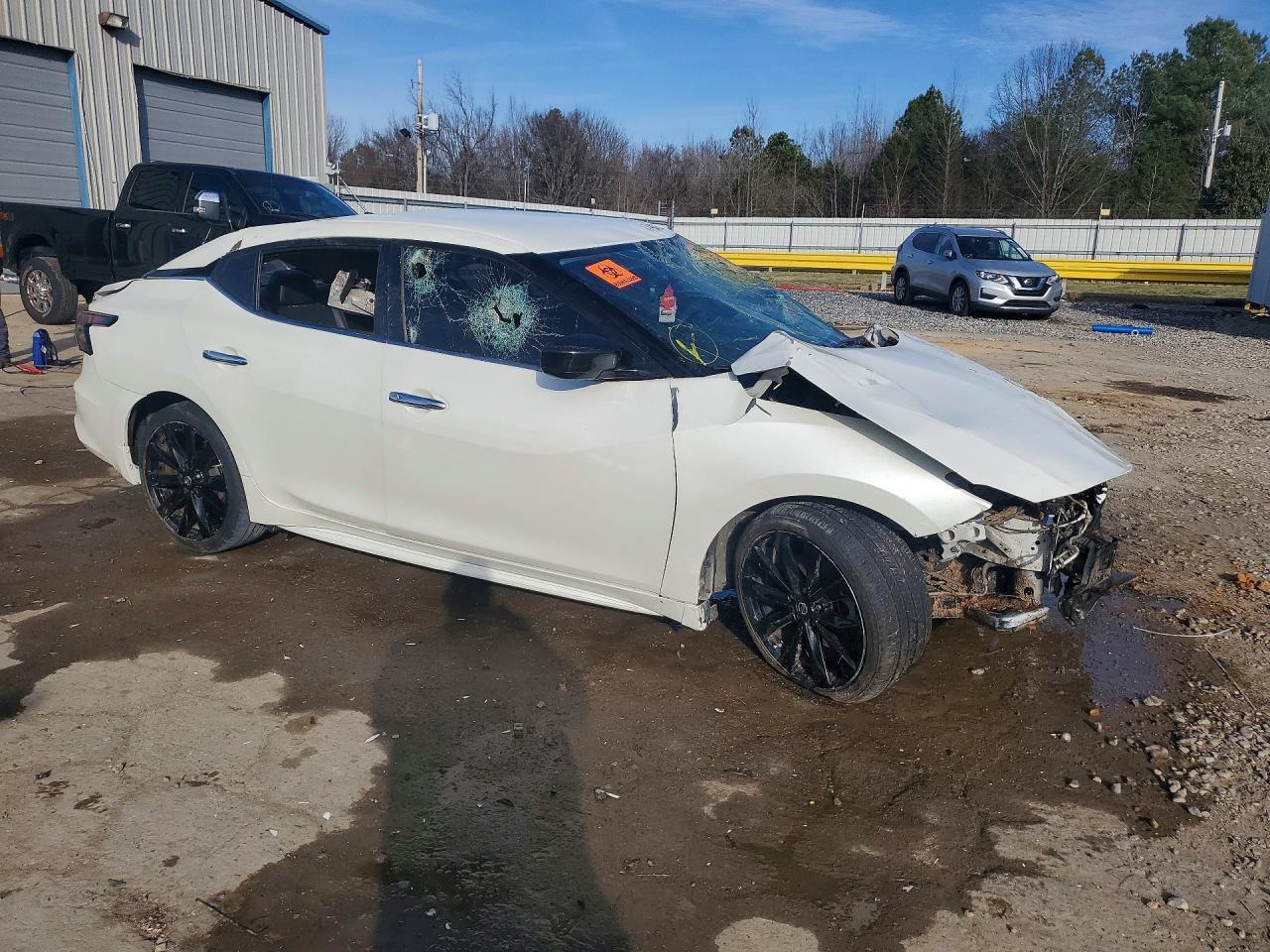 2017 NISSAN Maxima