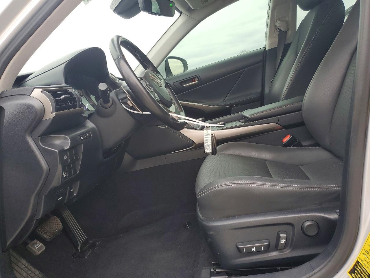 2018 LEXUS IS 300