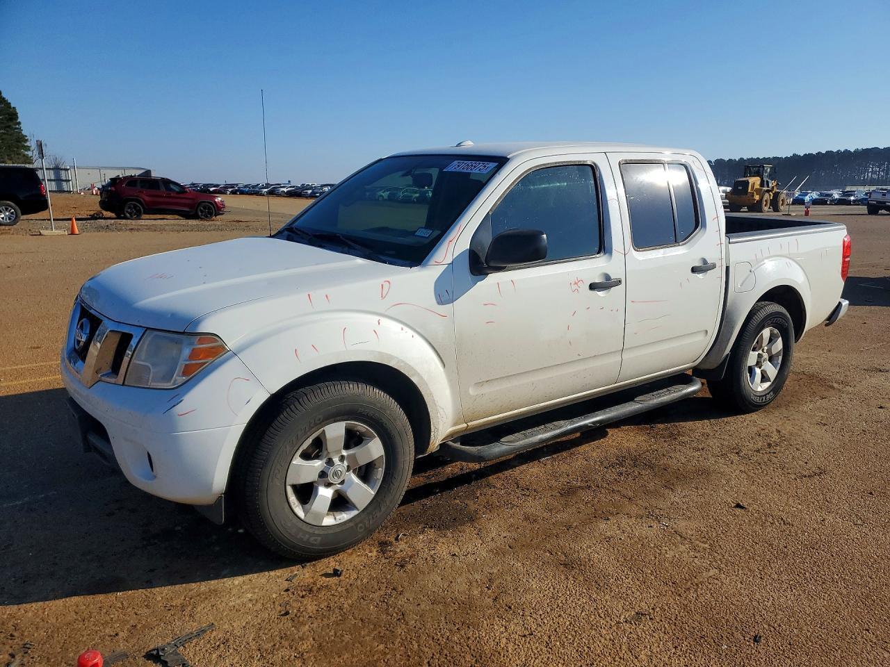 2013 NISSAN Frontier