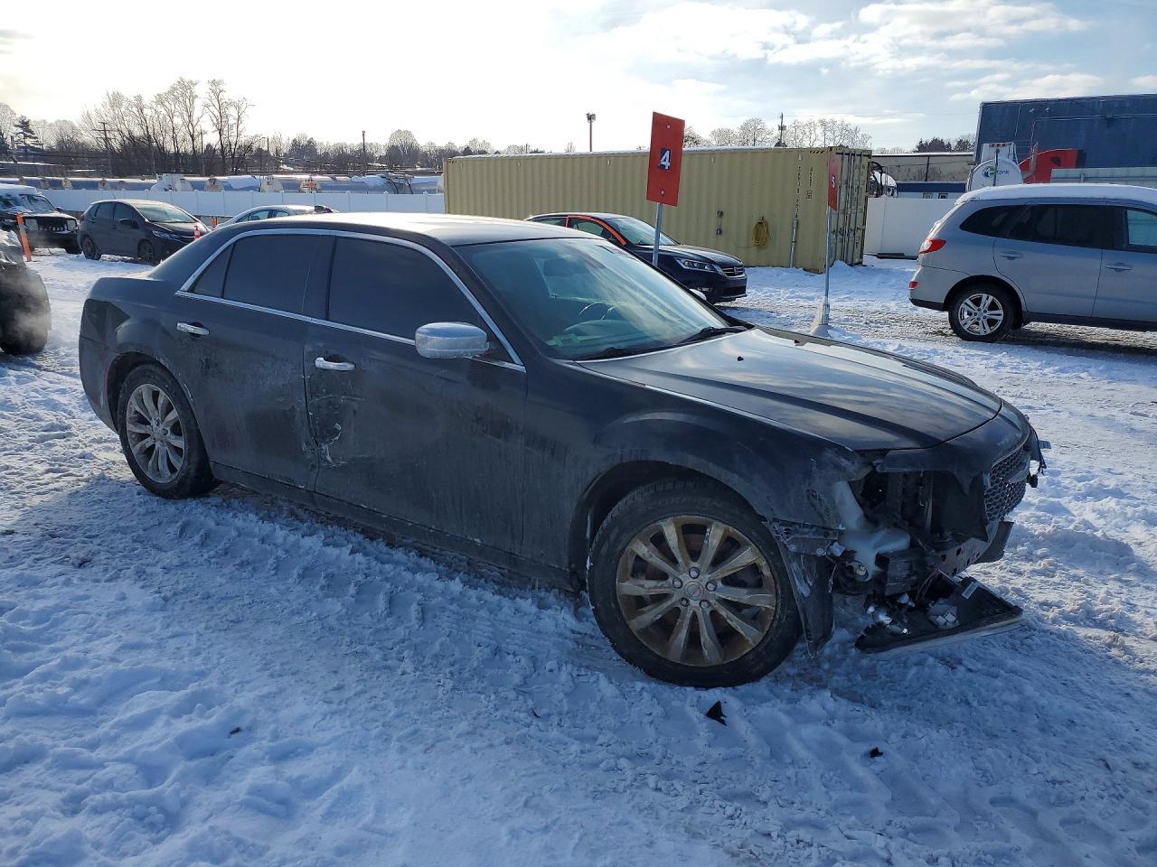 2019 CHRYSLER 300