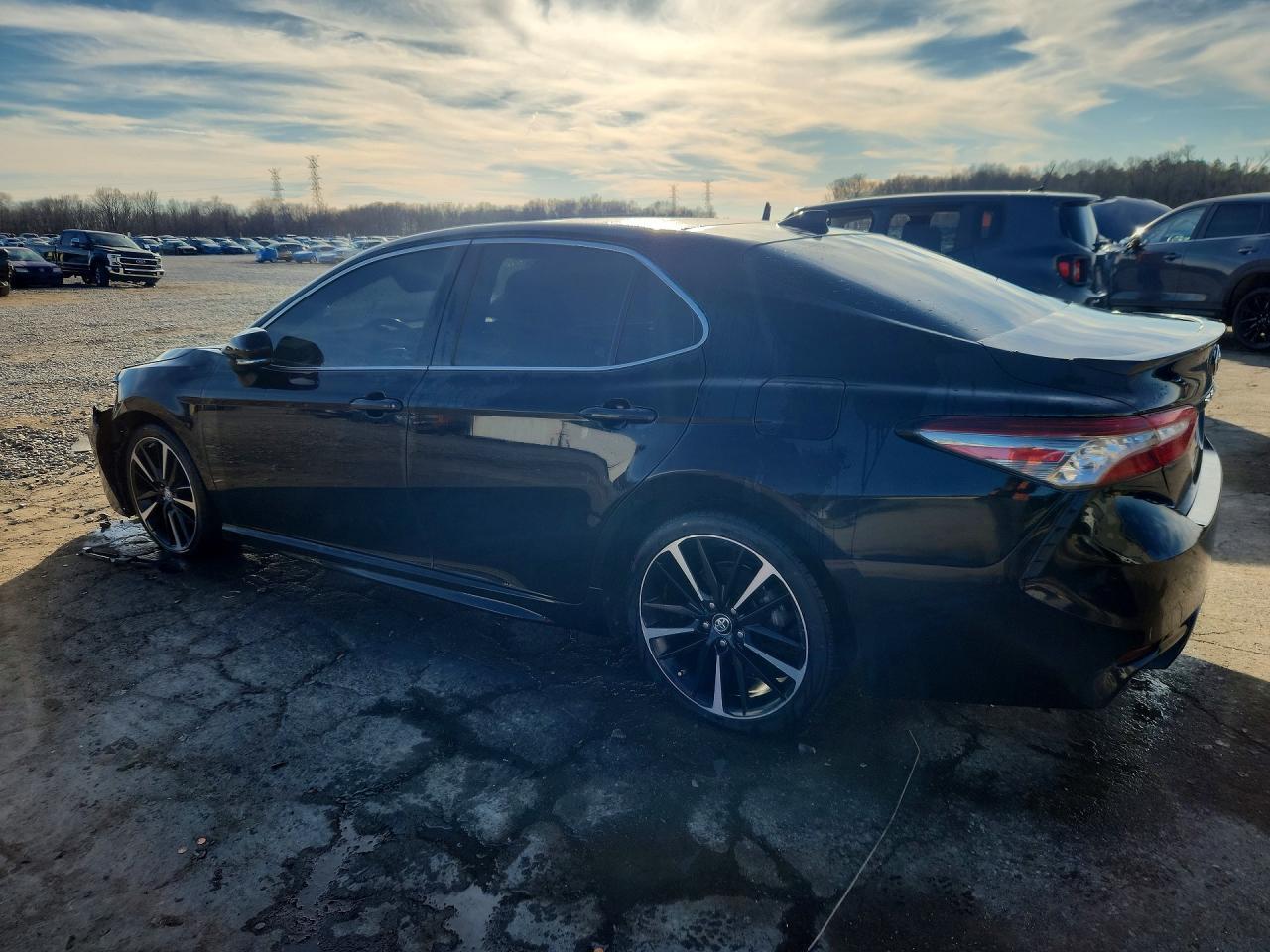 2019 TOYOTA CAMRY