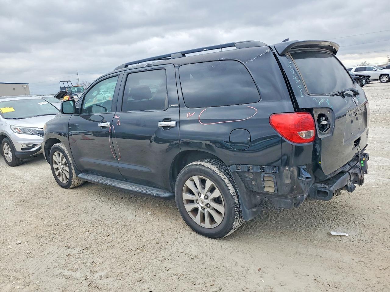 2014 TOYOTA Sequoia