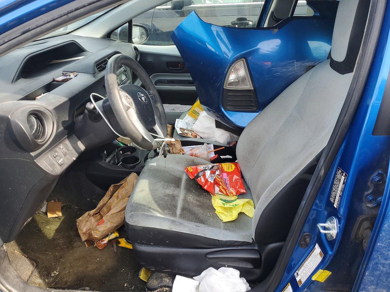 2014 TOYOTA Prius c