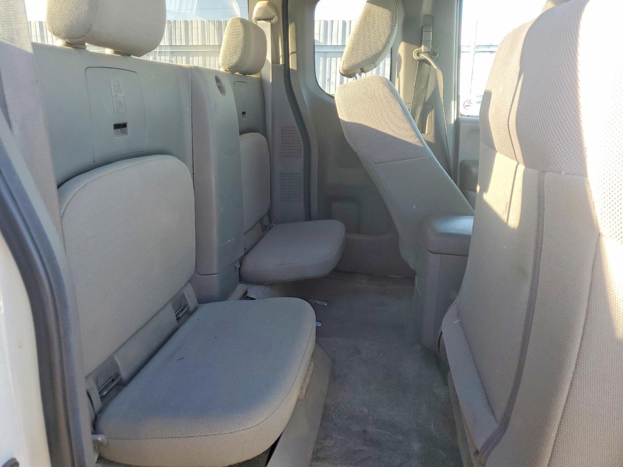 2015 NISSAN Frontier