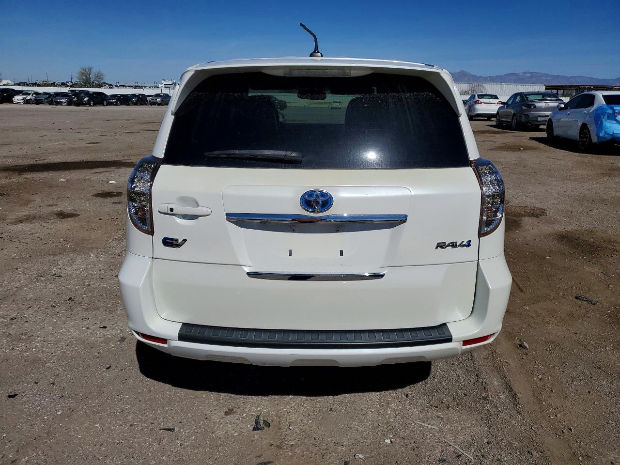 2013 TOYOTA RAV4