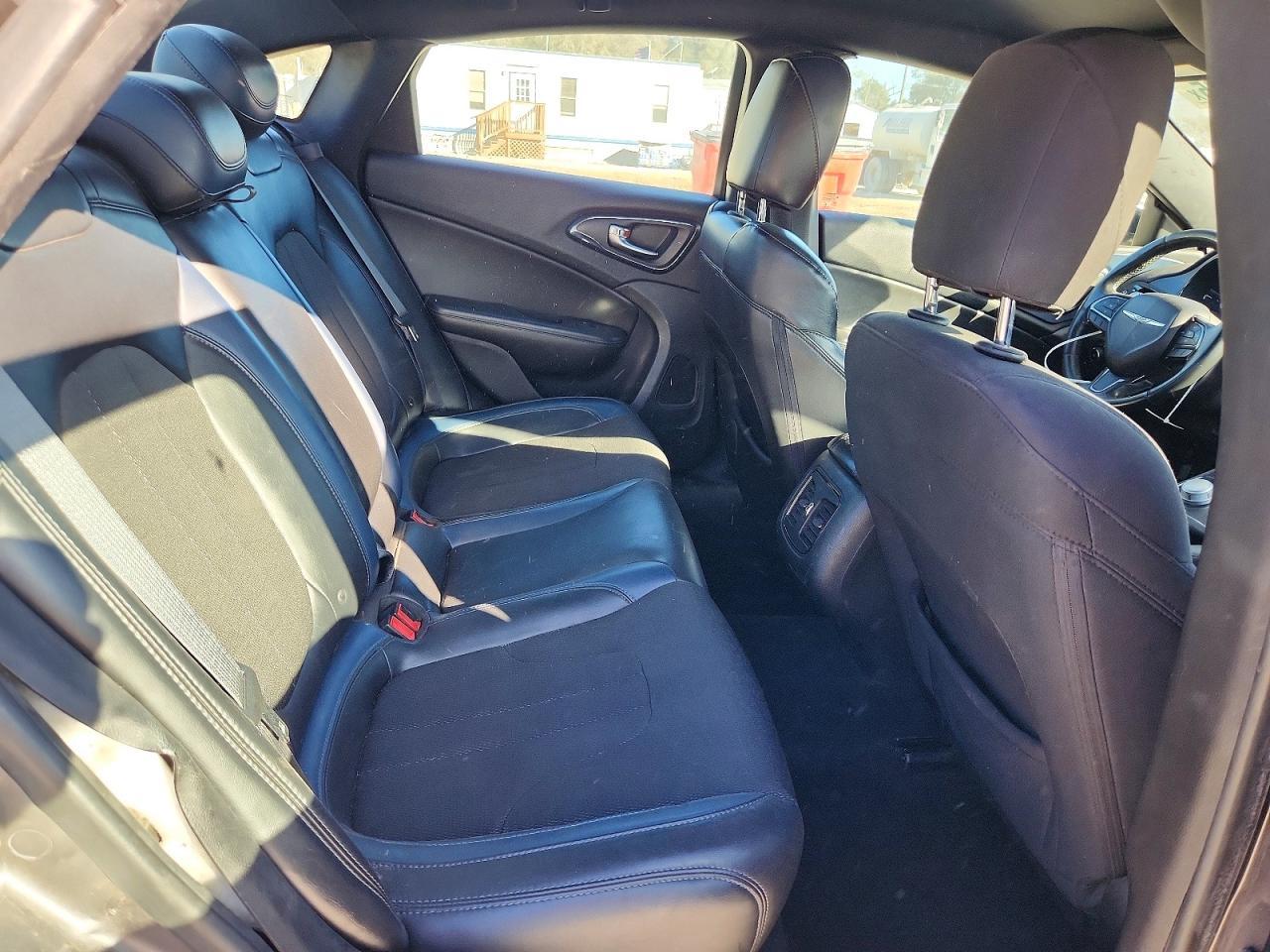 2015 CHRYSLER 200