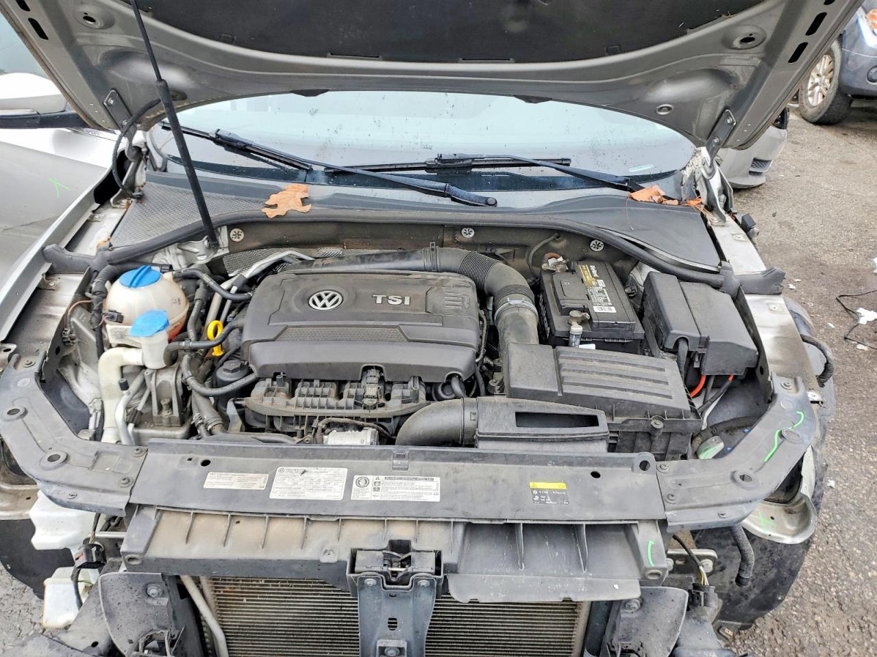 2014 VOLKSWAGEN Passat