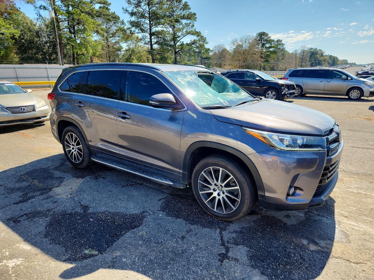 2018 TOYOTA HIGHLANDER