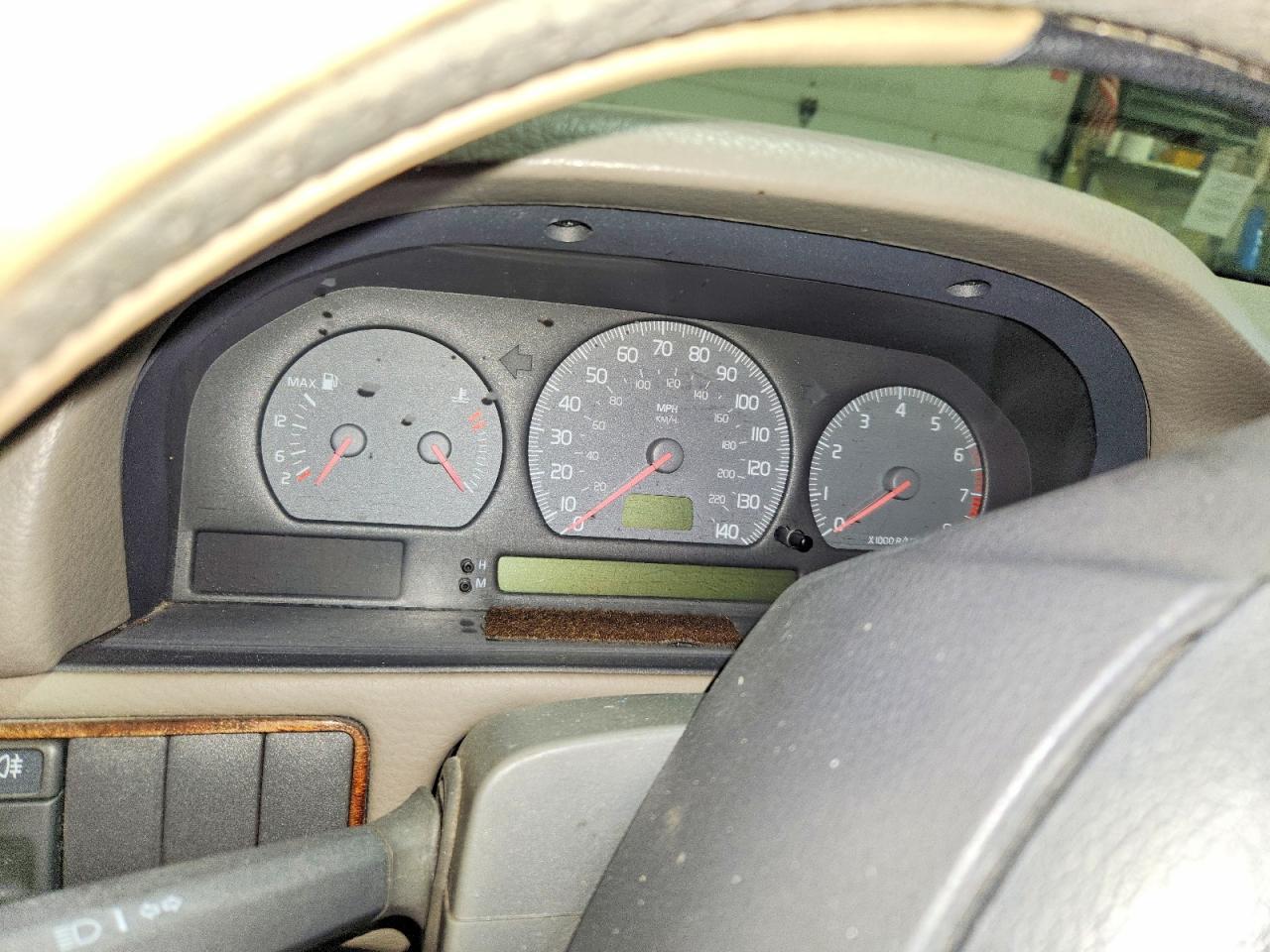 2000 VOLVO S70