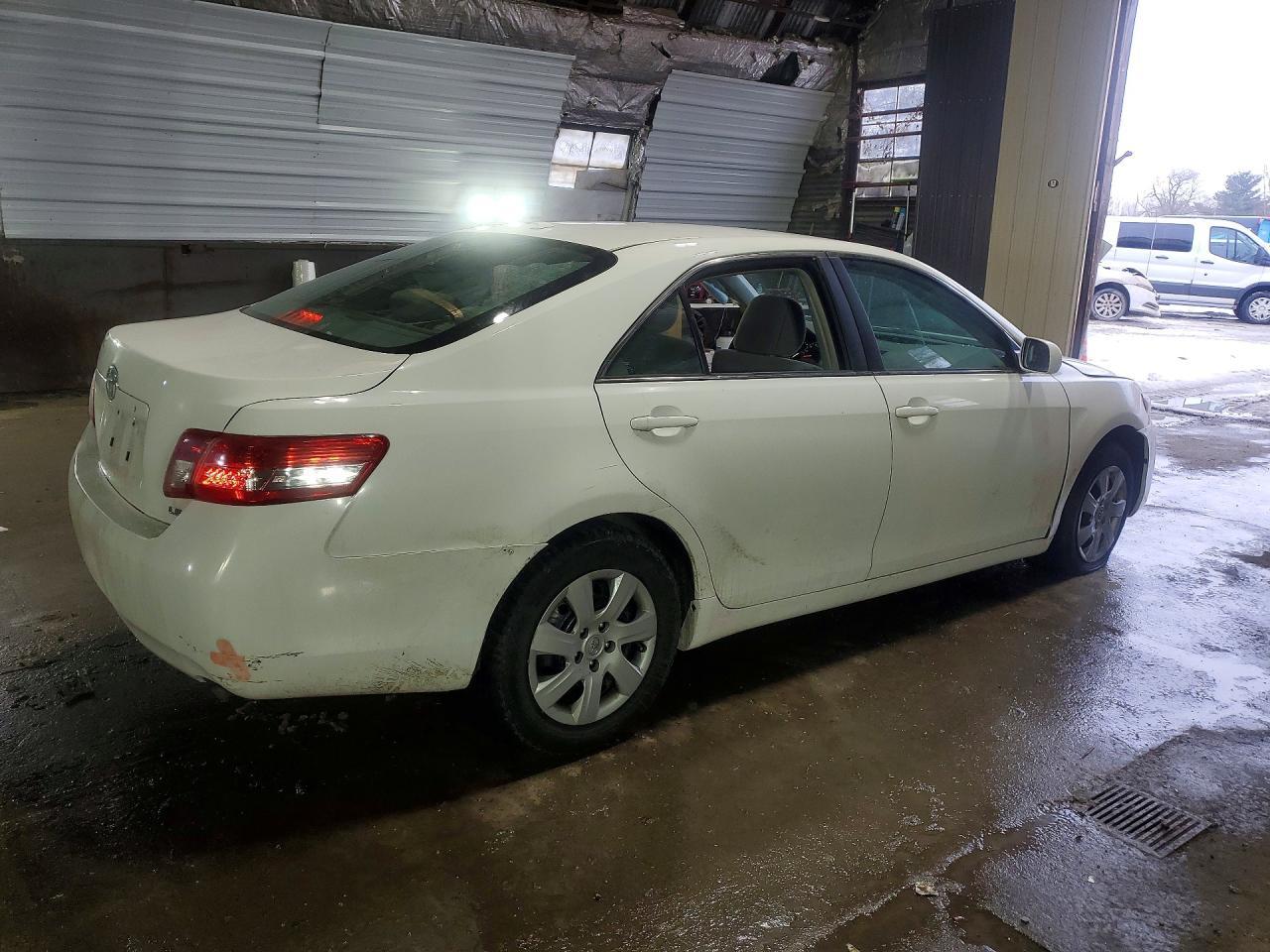 2011 TOYOTA CAMRY