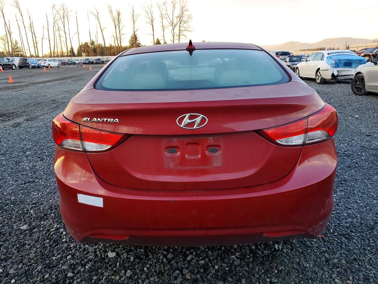 2012 HYUNDAI ELANTRA