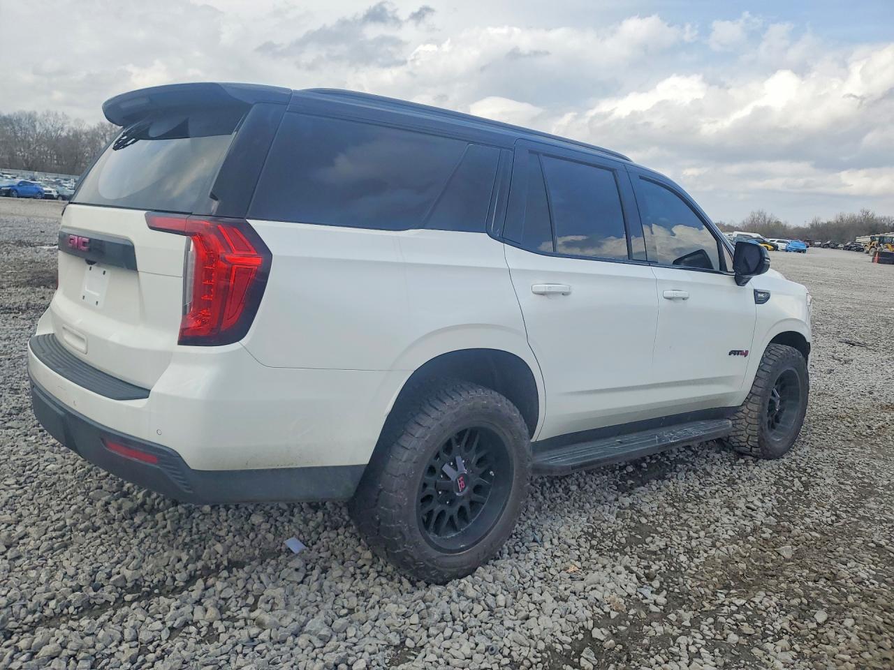 2023 GMC Yukon