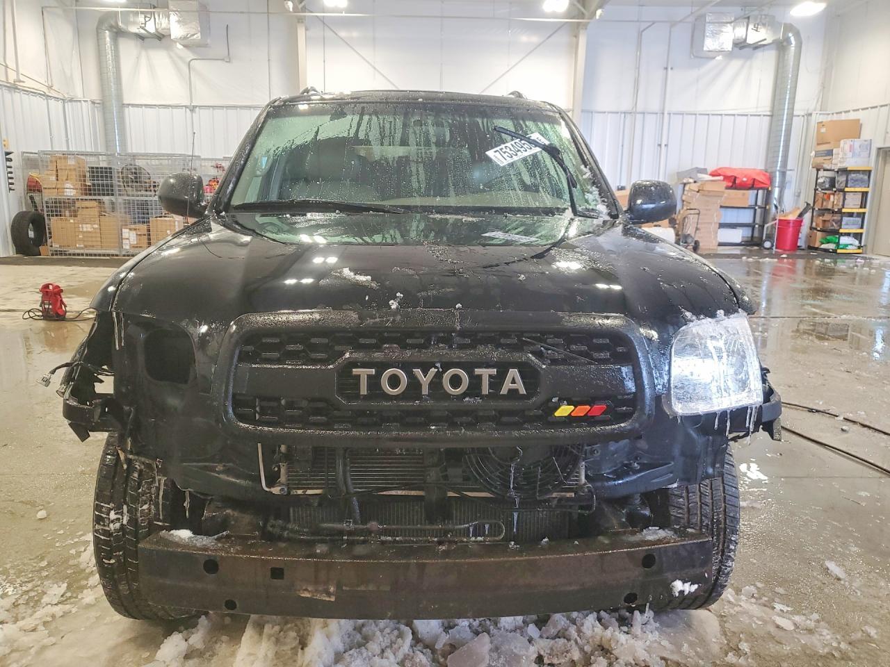 2003 TOYOTA Sequoia