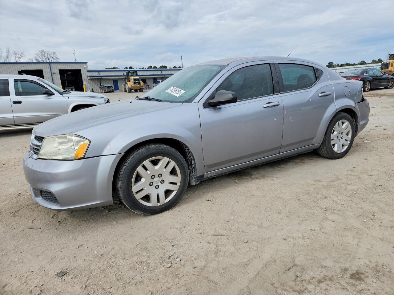 2013 DODGE Avenger