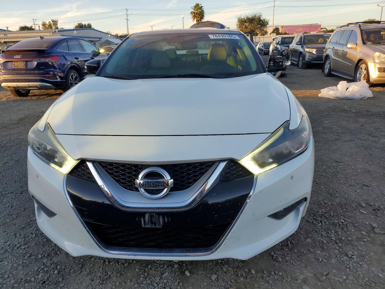 2017 NISSAN Maxima