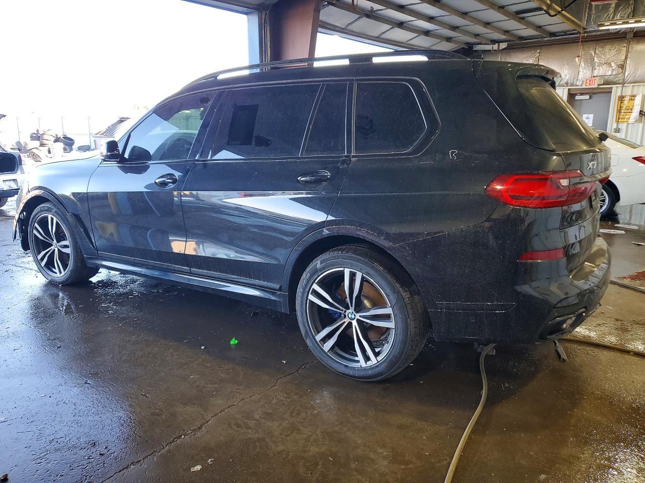 2022 BMW X7