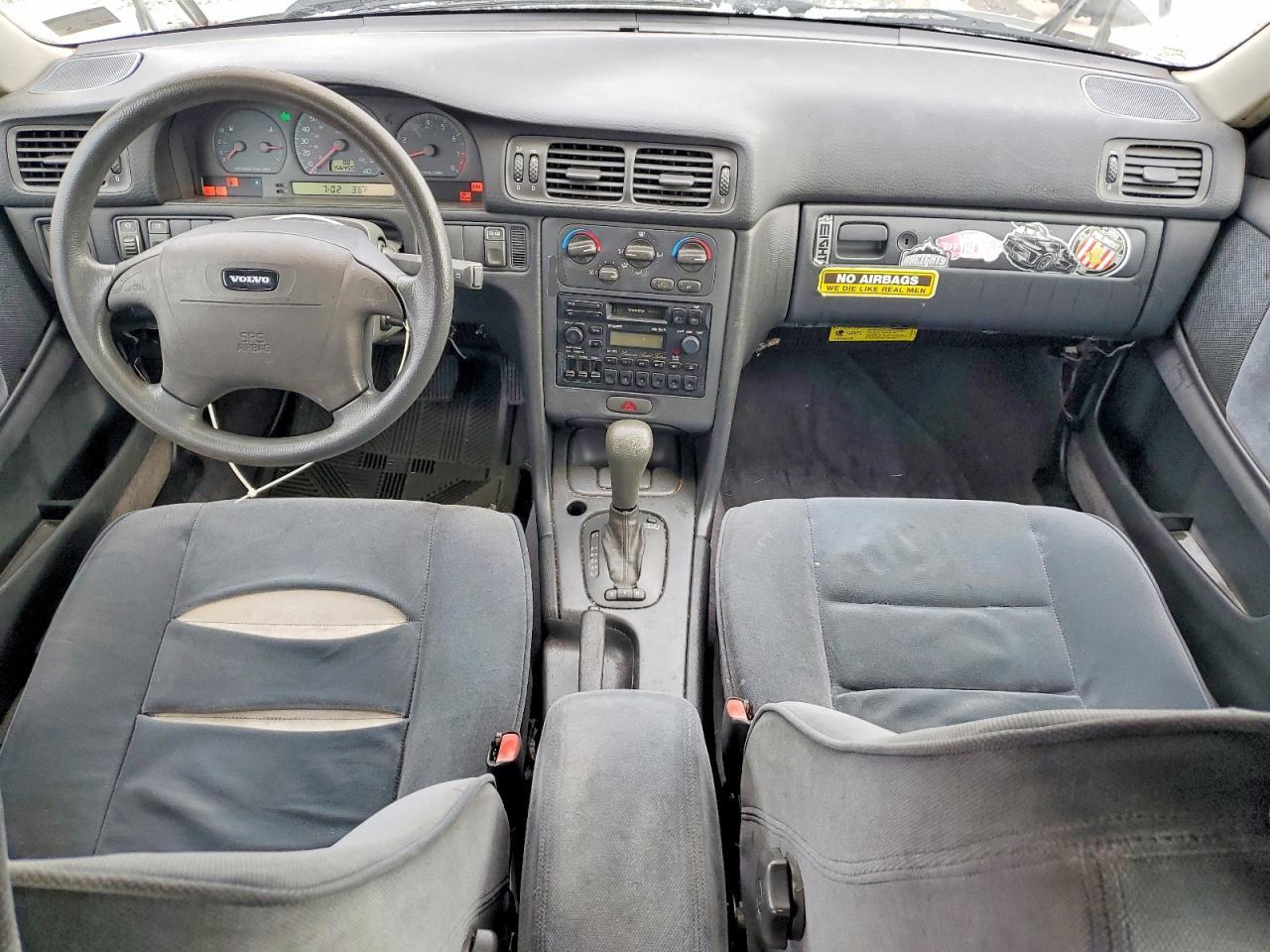 1998 VOLVO V70