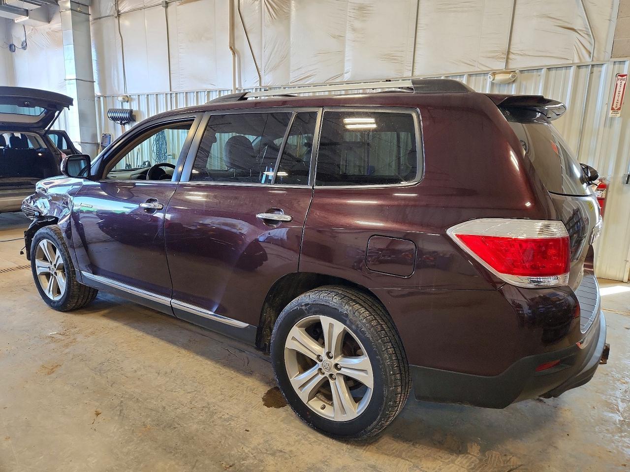 2011 TOYOTA HIGHLANDER