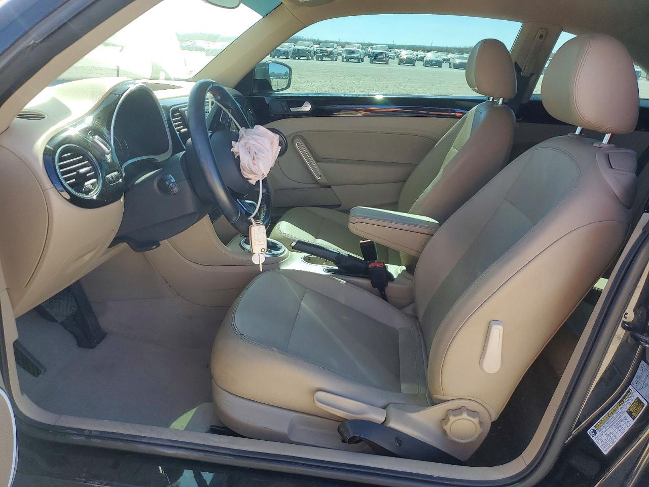 2014 VOLKSWAGEN Beetle