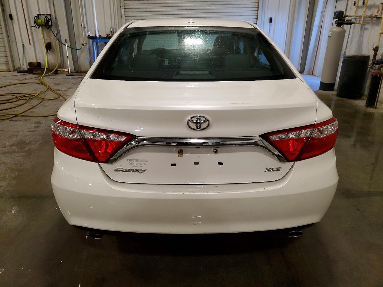 2016 TOYOTA CAMRY