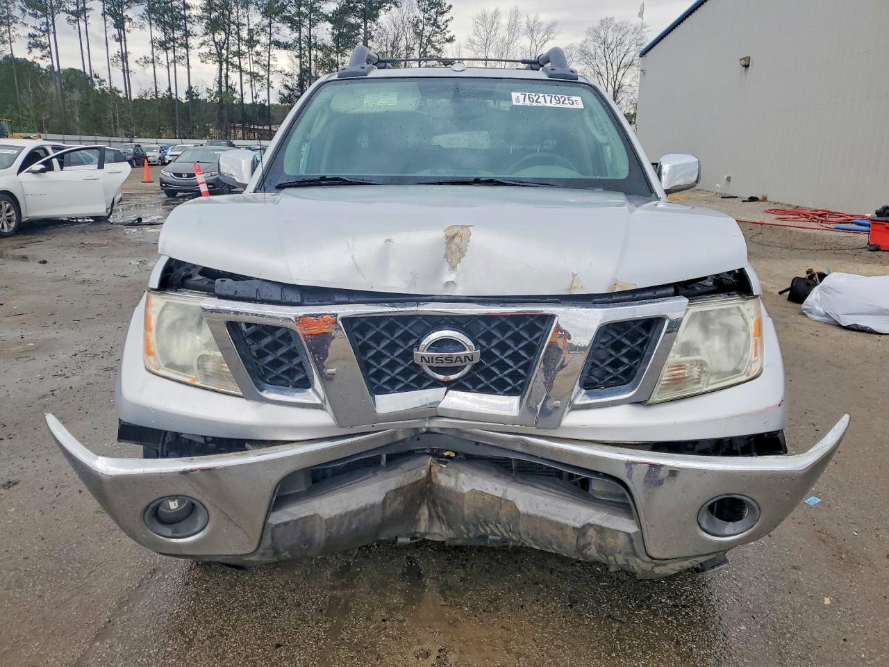 2011 NISSAN Frontier