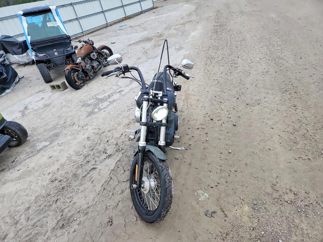 2016 HARLEY-DAVIDSON Fxdb