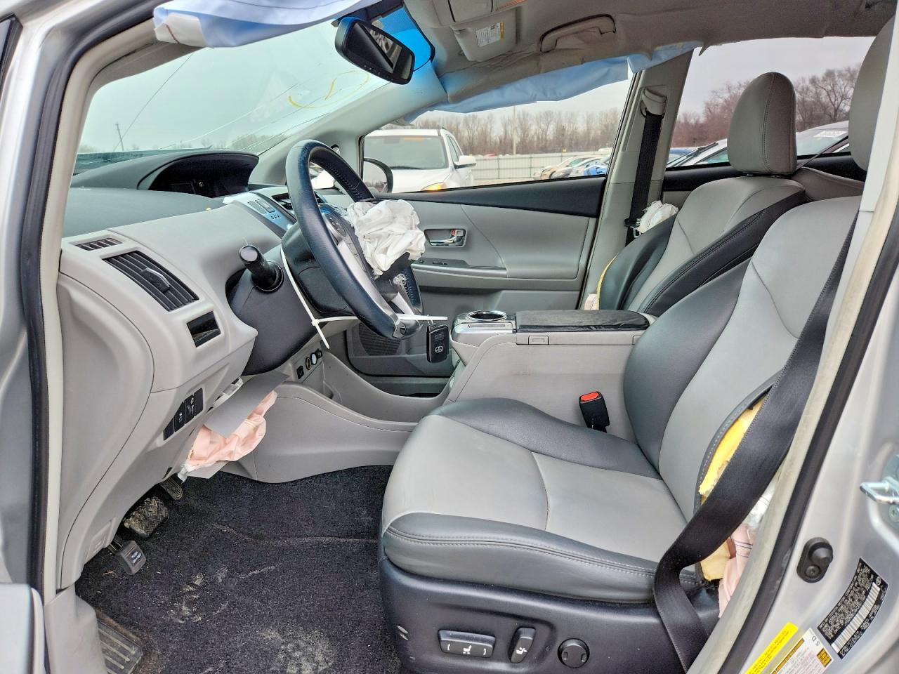 2017 TOYOTA PRIUS V
