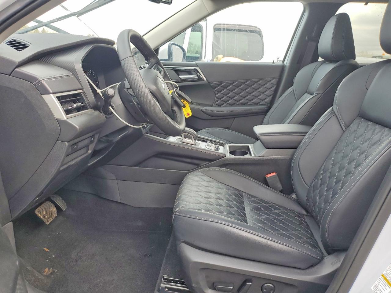 2024 MITSUBISHI outlander
