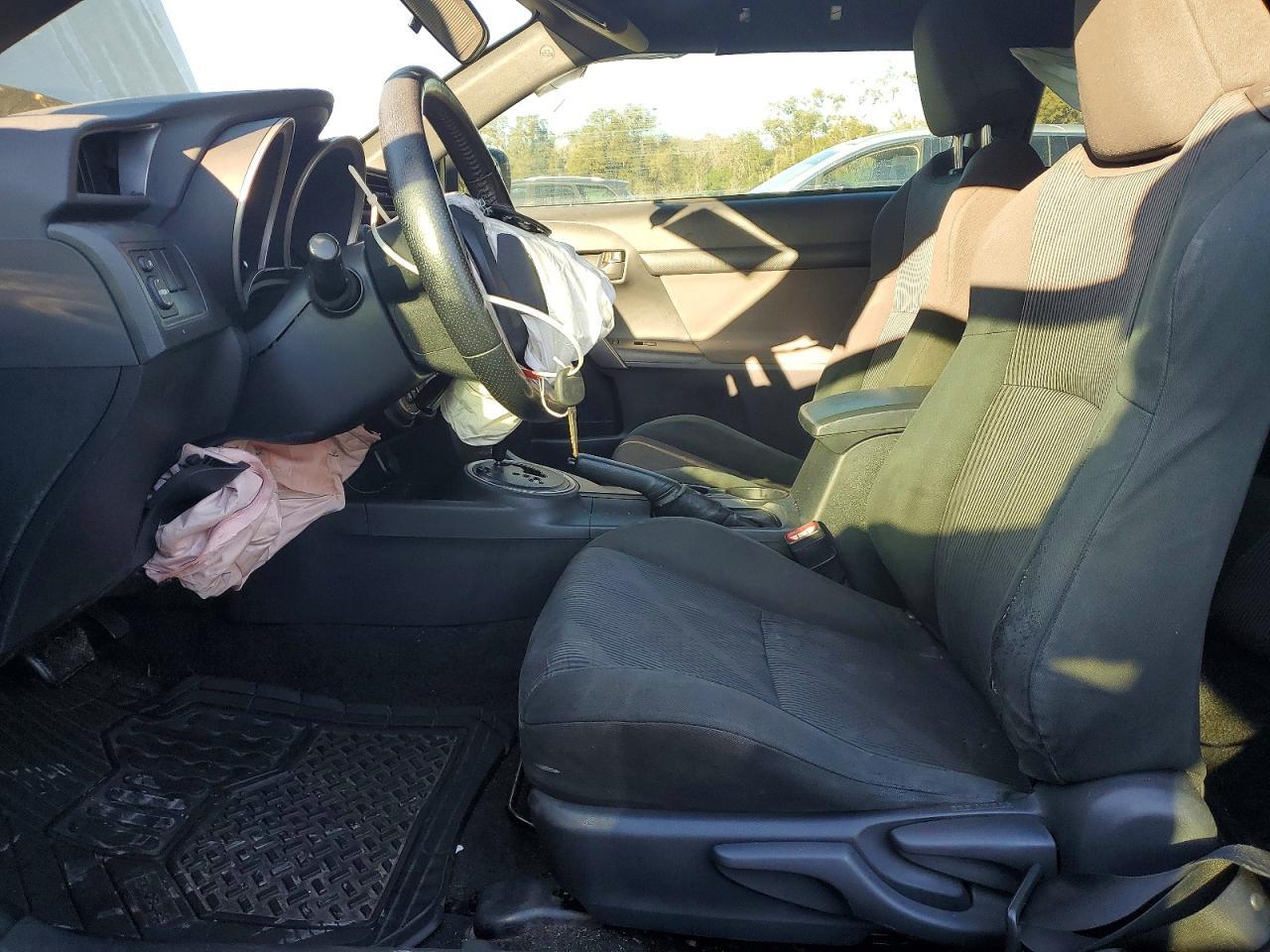 2011 TOYOTA SCION