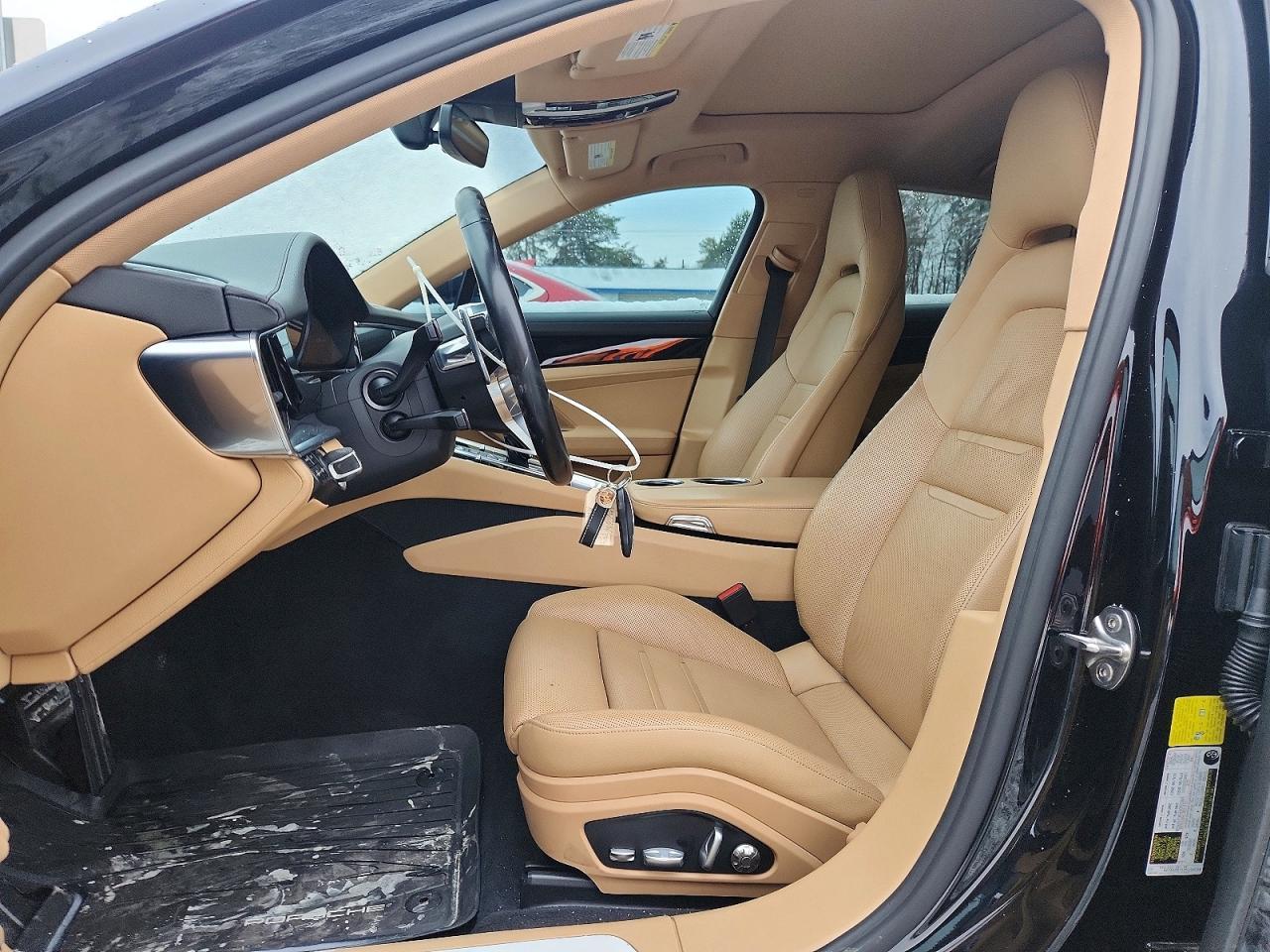 2018 PORSCHE Panamera