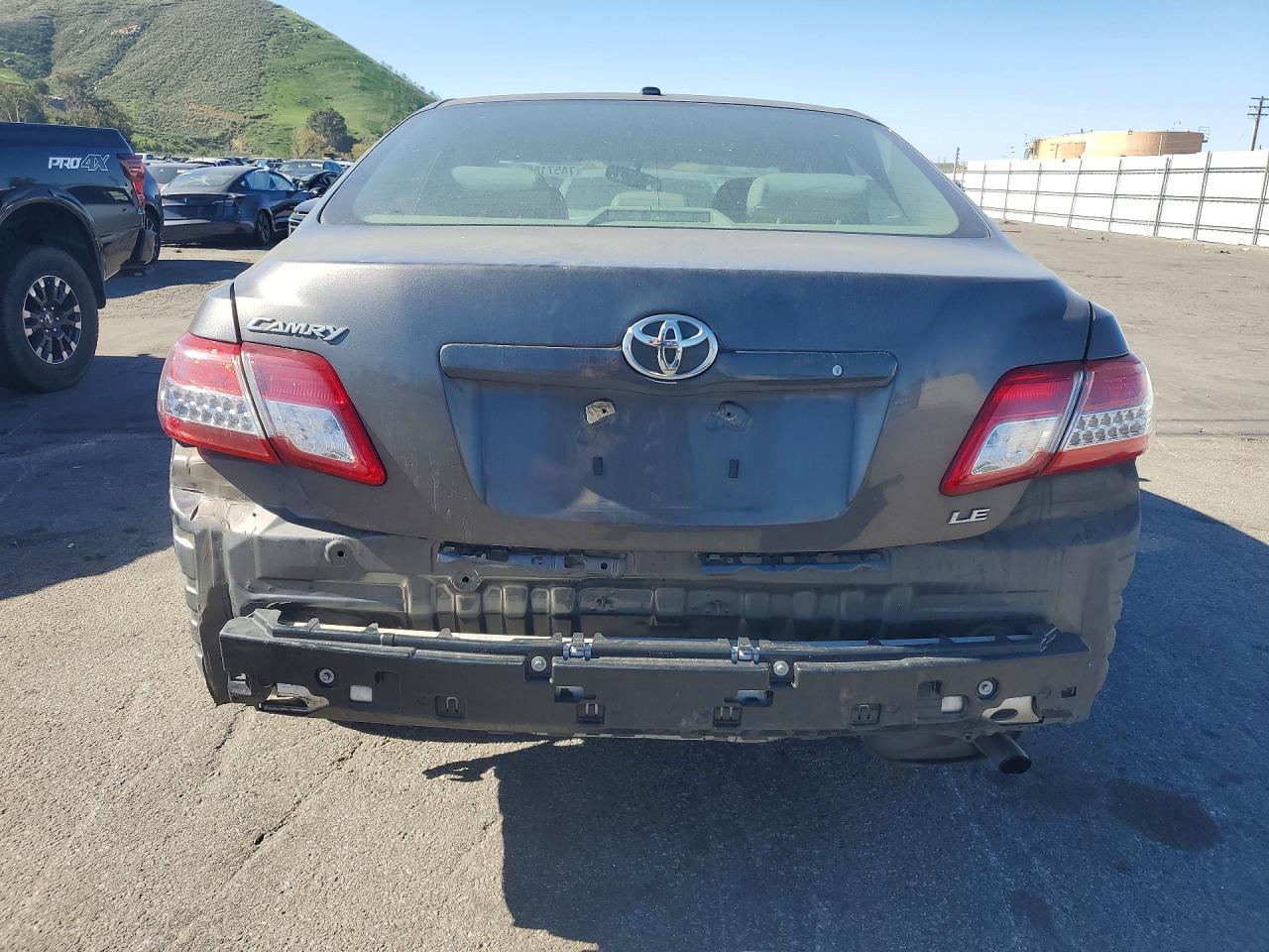 2011 TOYOTA CAMRY