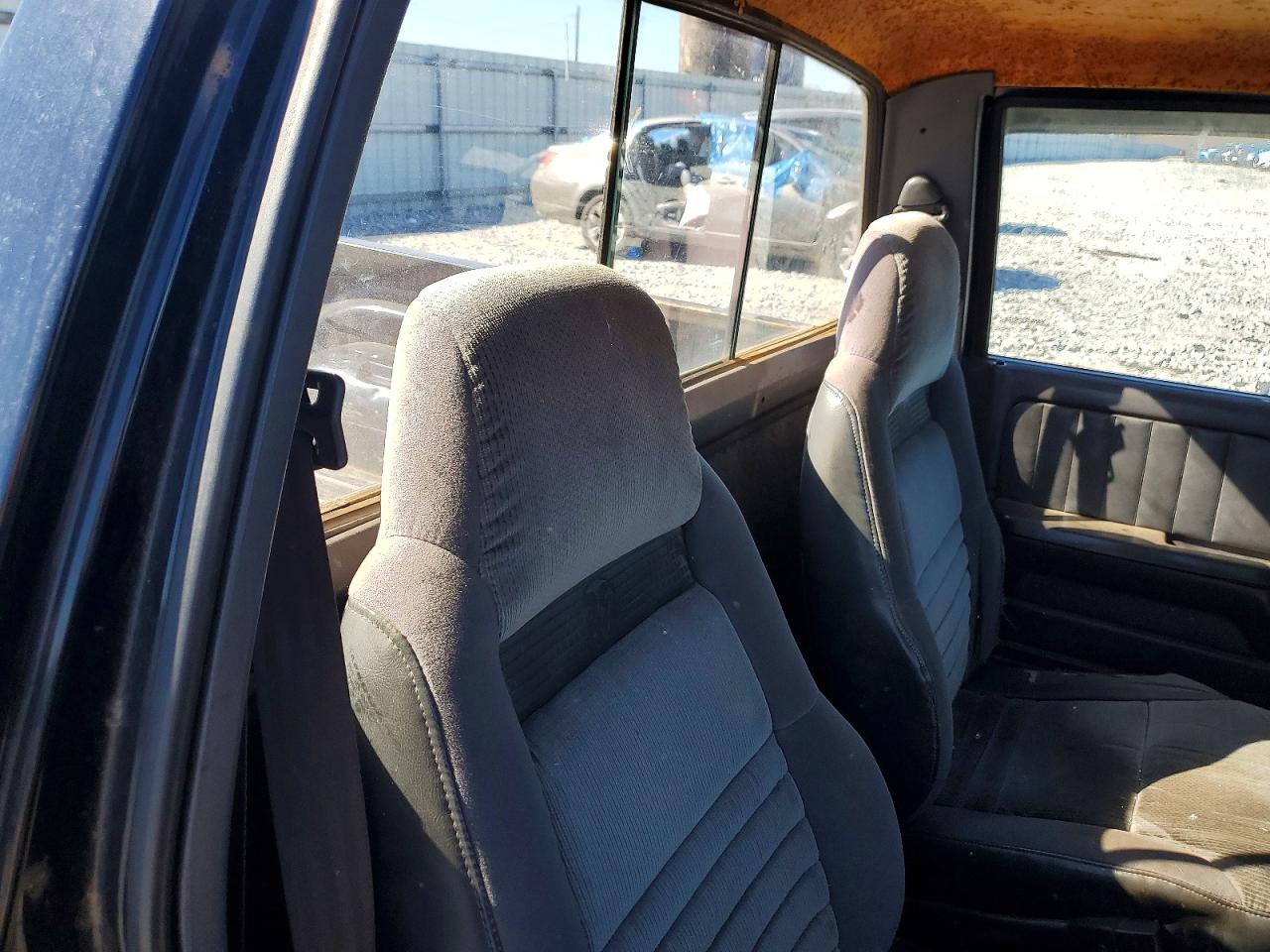 1992 DODGE Dakota