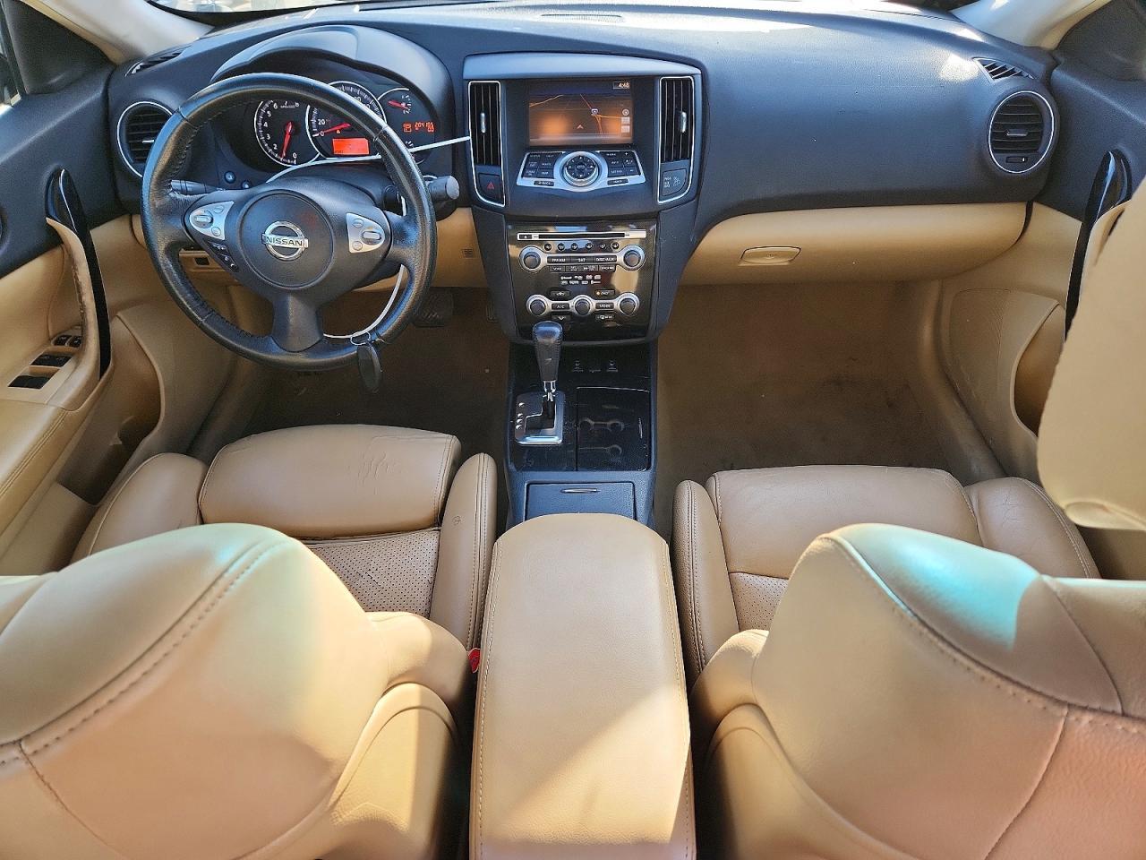 2010 NISSAN Maxima