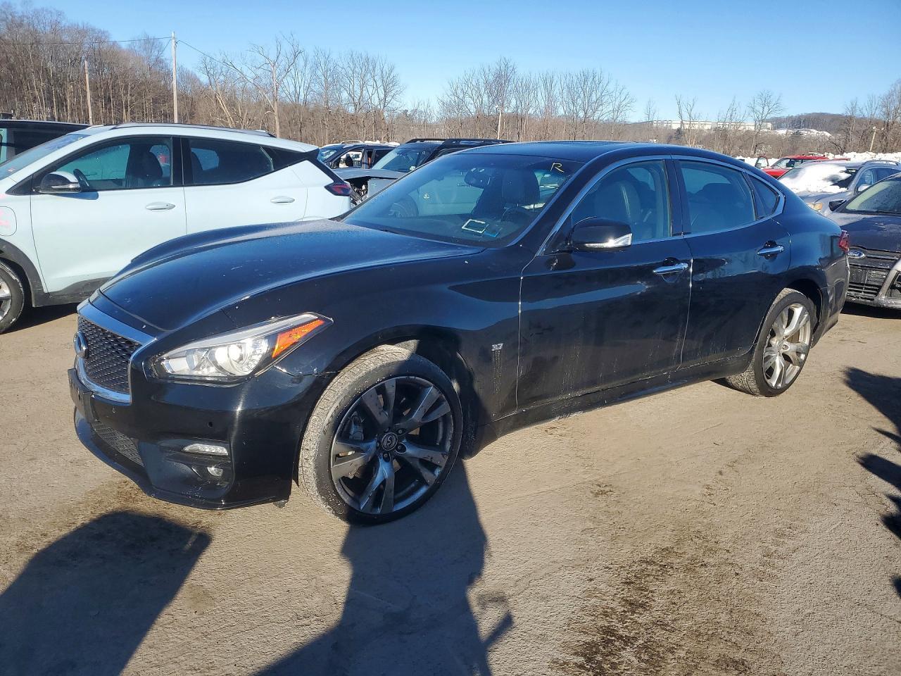 2016 INFINITI Q70