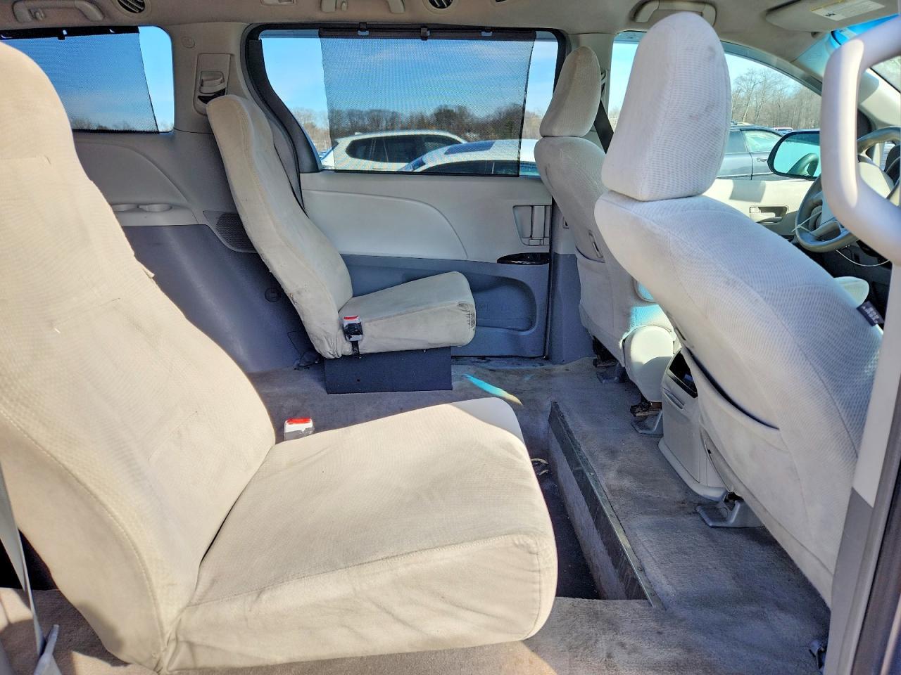 2013 TOYOTA SIENNA