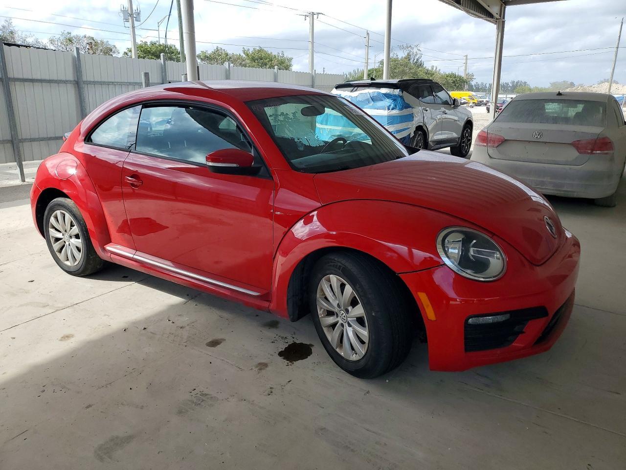 2019 VOLKSWAGEN Beetle