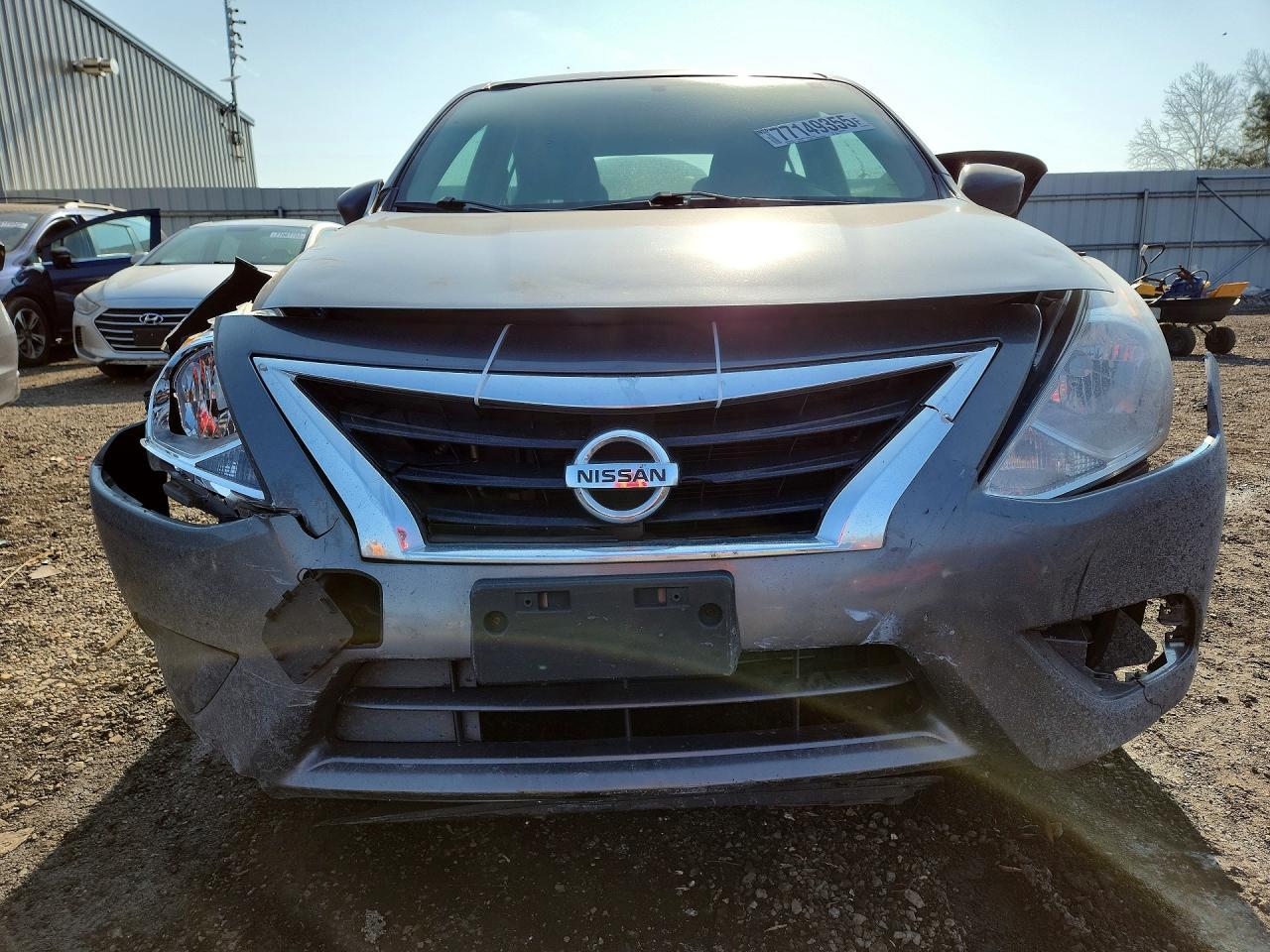 2016 NISSAN VERSA