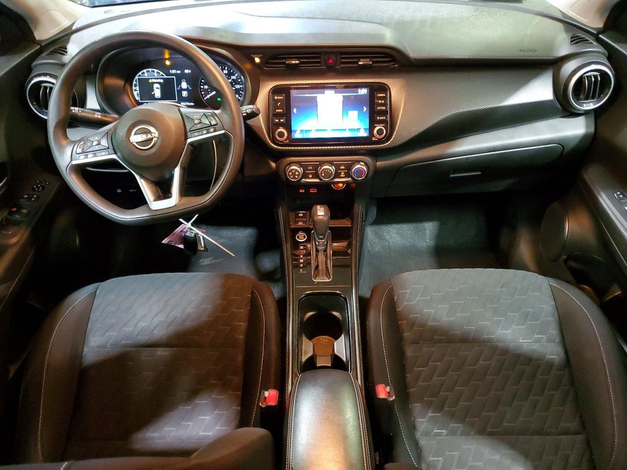 2023 NISSAN KICKS