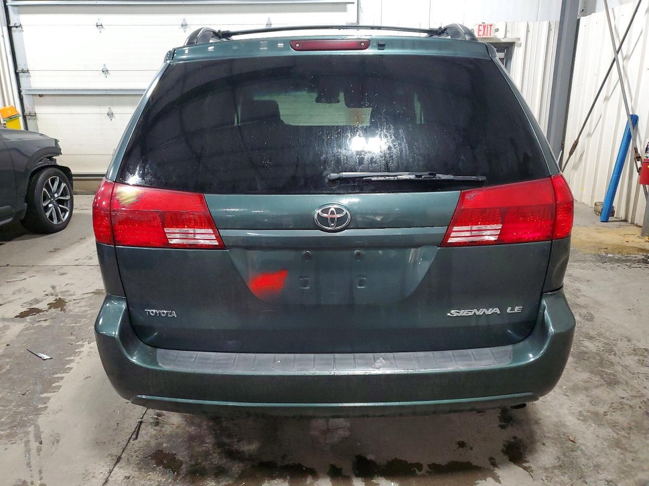 2005 TOYOTA SIENNA