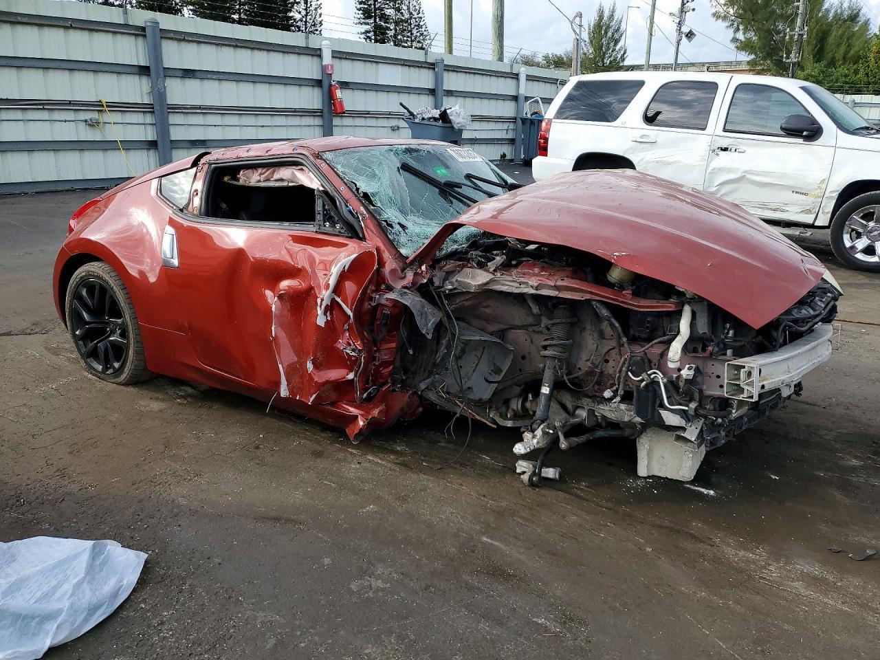 2016 NISSAN 370Z