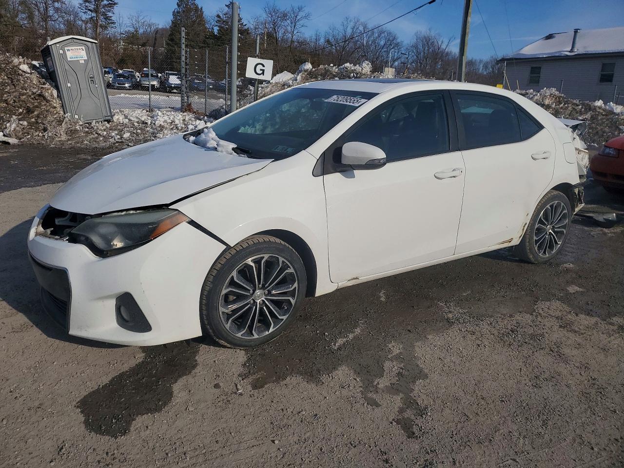 2015 TOYOTA COROLLA