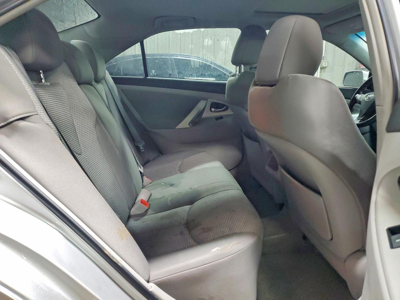 2011 TOYOTA CAMRY