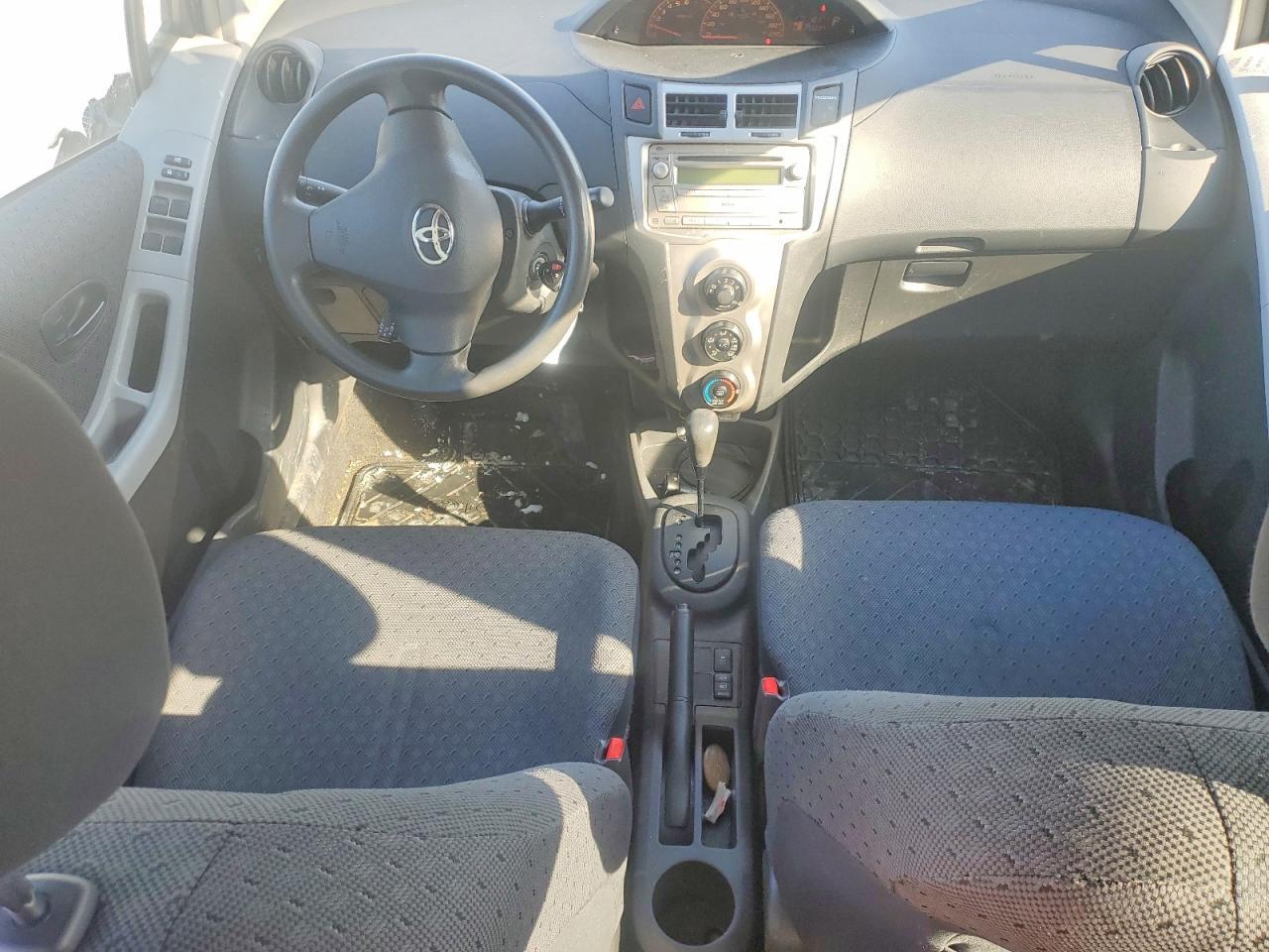 2011 TOYOTA YARIS