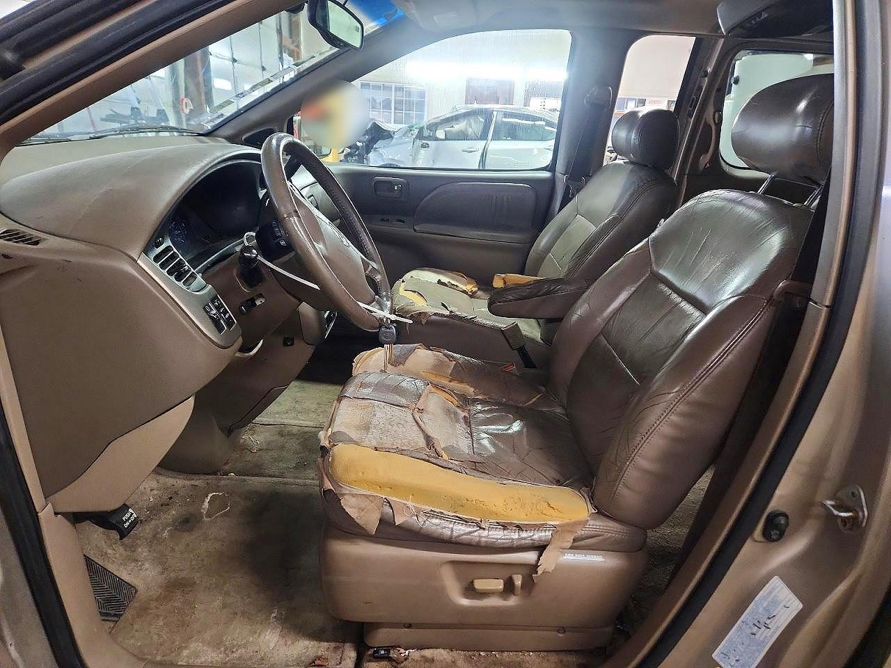 2002 TOYOTA SIENNA