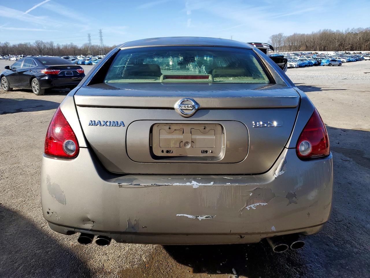 2005 NISSAN Maxima