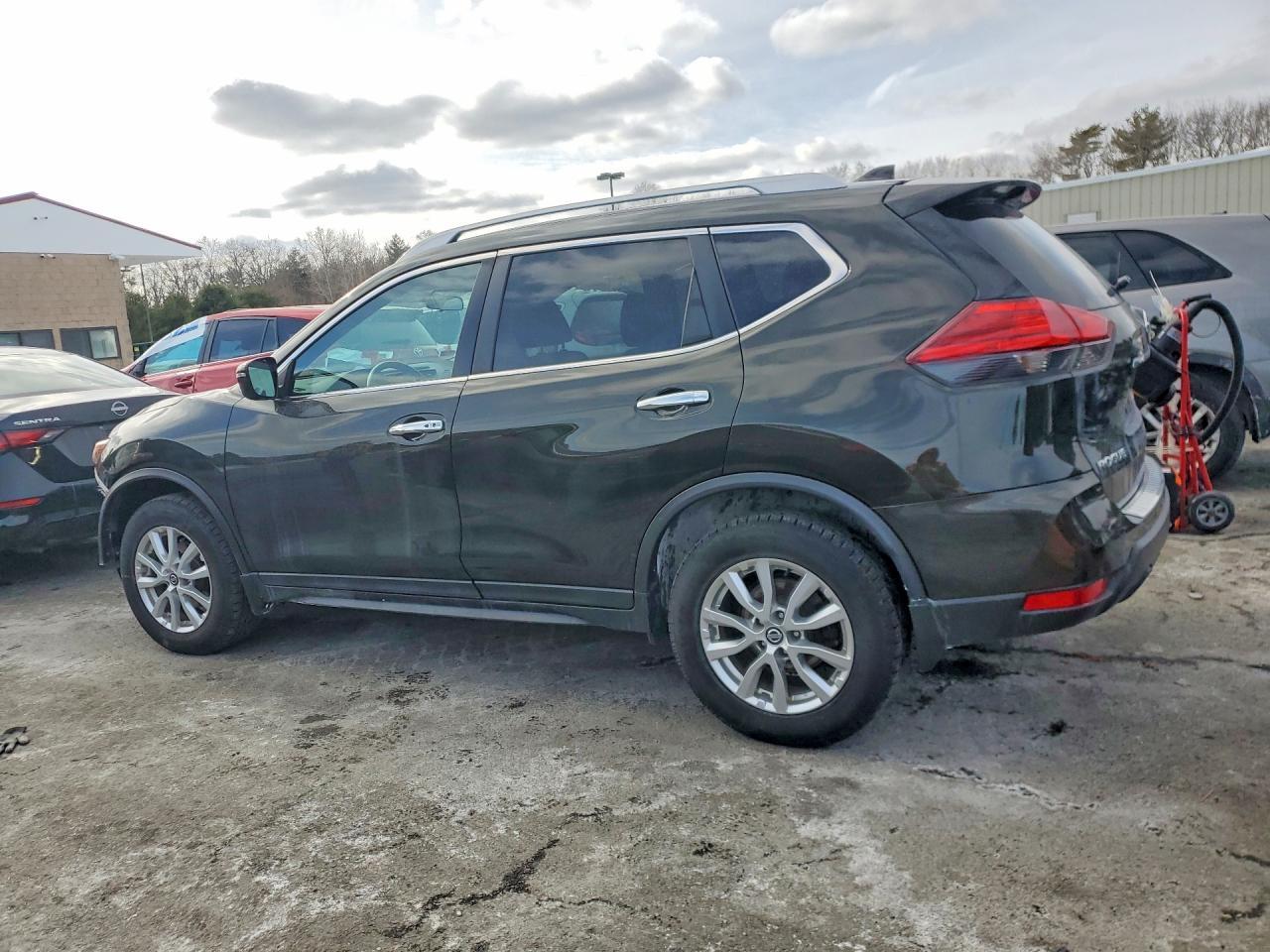 2017 NISSAN ROGUE