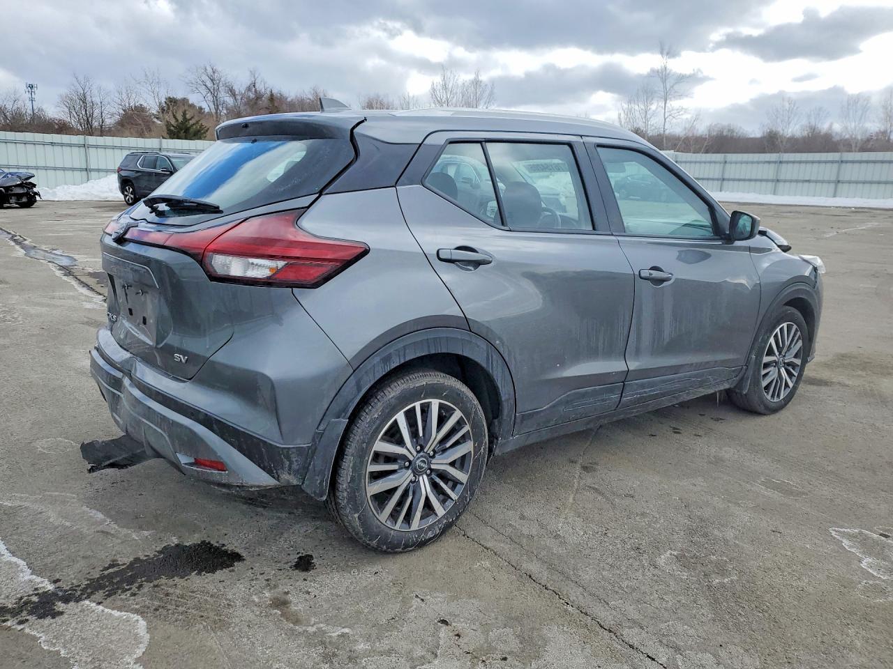 2023 NISSAN KICKS