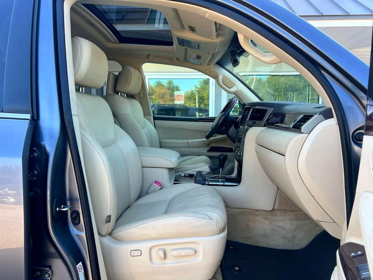 2013 LEXUS LX 570
