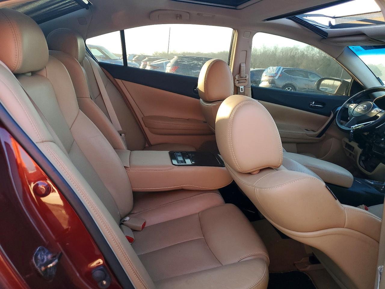 2010 NISSAN Maxima