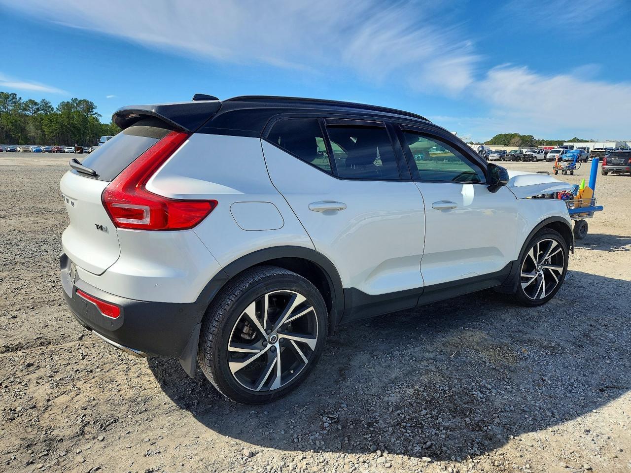 2020 VOLVO XC40